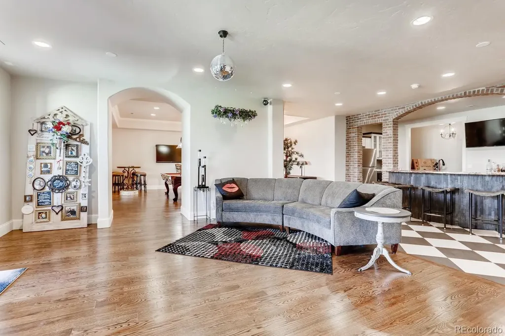 6963 S Espana Way Aurora CO 80016