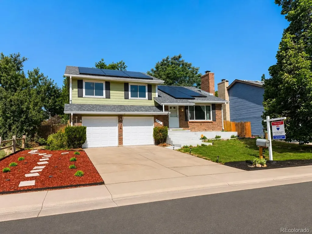 923 S Ouray Street Aurora CO 80017