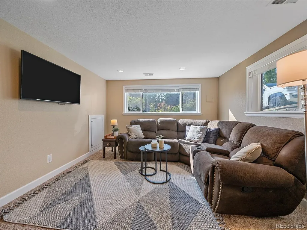 2077 S Xenon Street Lakewood CO 80228