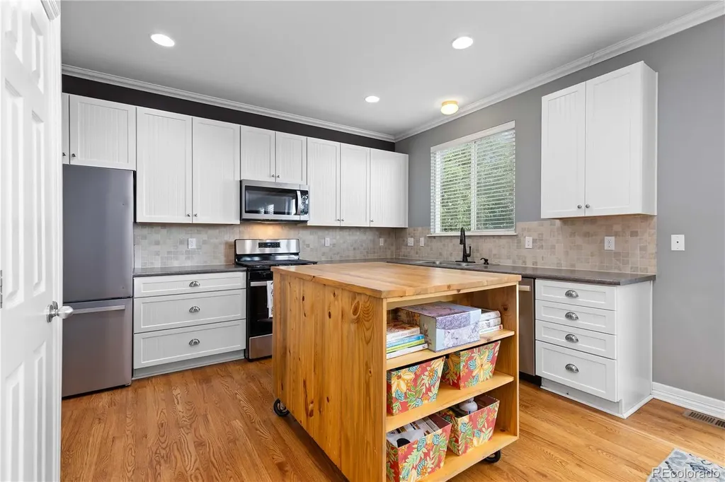 5290 Raritan Way Denver CO 80221