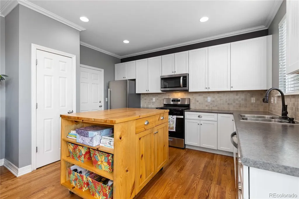 5290 Raritan Way Denver CO 80221