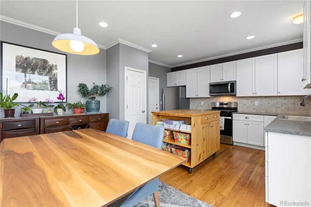 5290 Raritan Way Denver CO 80221