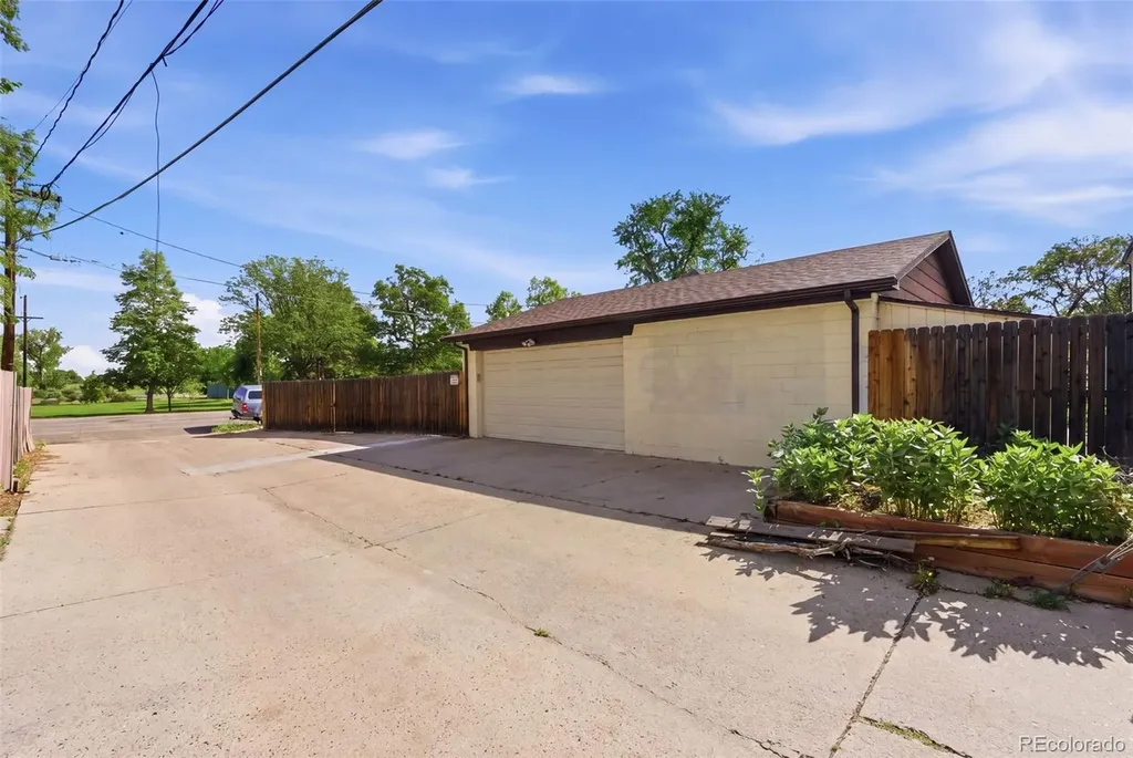 4585 Vrain Street Denver CO 80212
