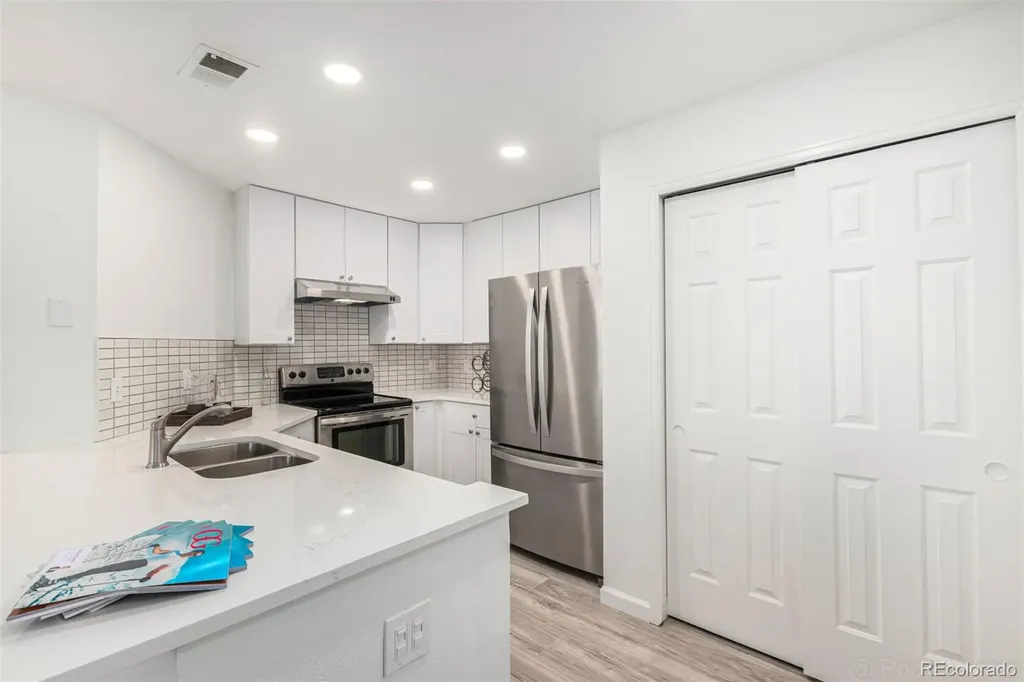8500 E Jefferson Avenue Denver CO 80237