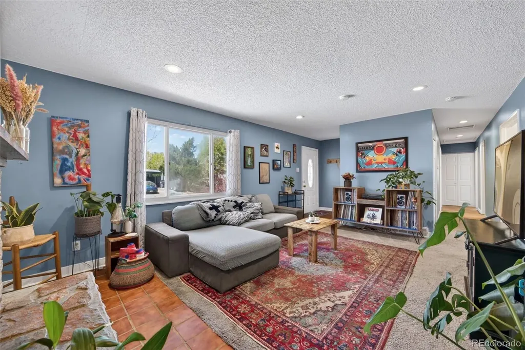 5560 Wheeling Street Denver CO 80239