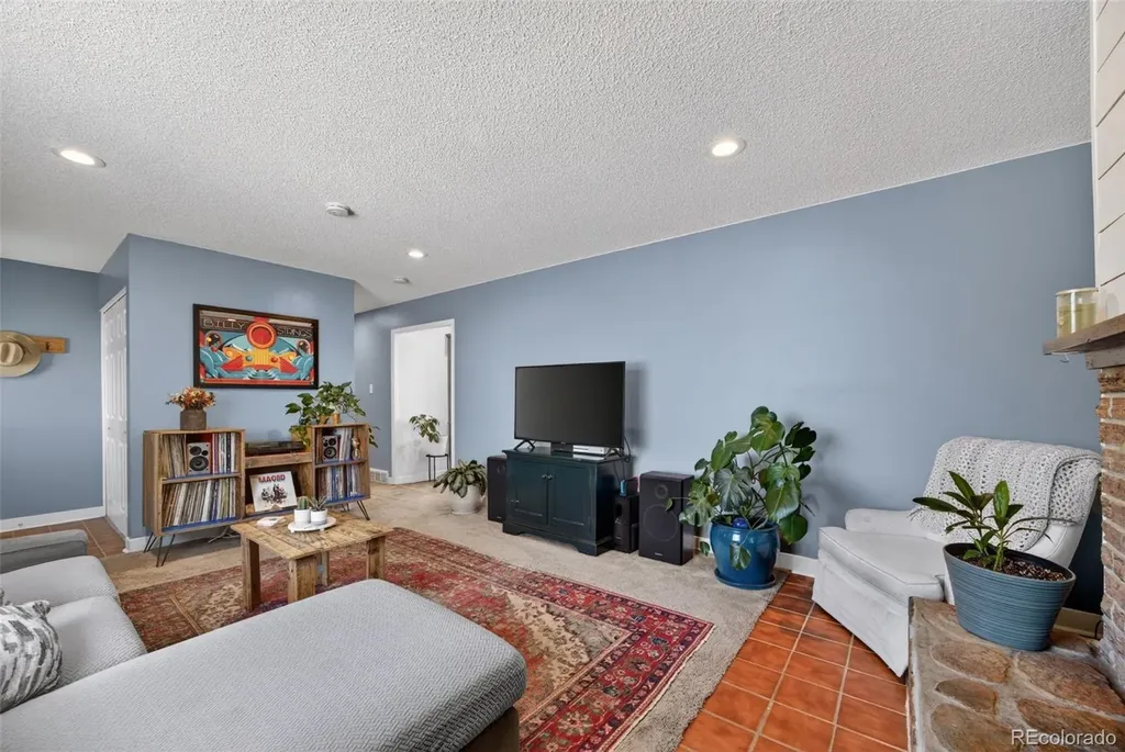 5560 Wheeling Street Denver CO 80239