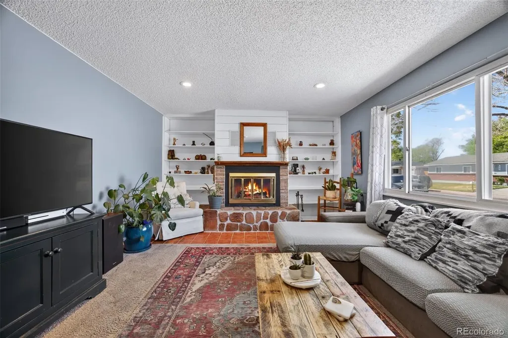 5560 Wheeling Street Denver CO 80239