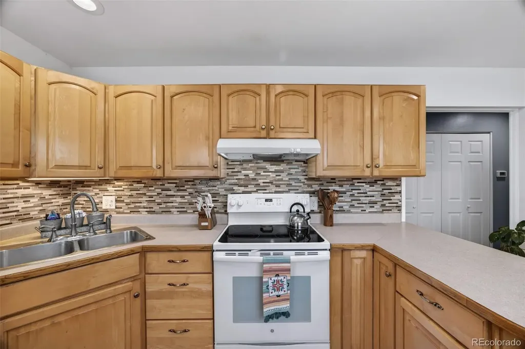 5560 Wheeling Street Denver CO 80239