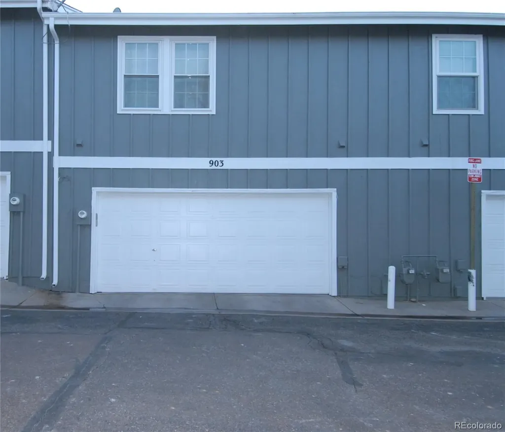 903 S Fairplay Street Aurora CO 80012