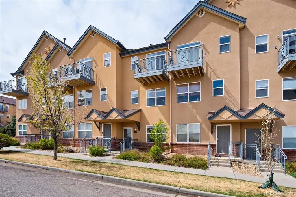 621 S Fairplay Street Aurora CO 80012