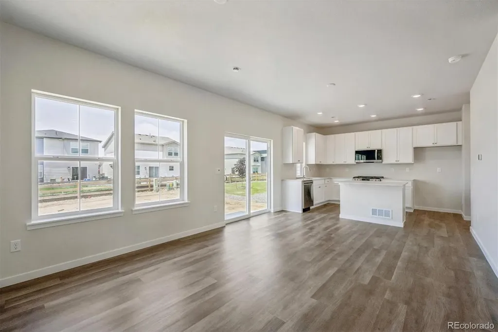 9363 Danube Street Commerce City CO 80022