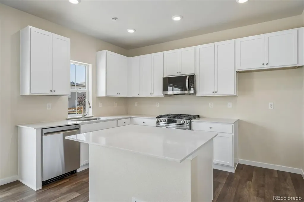 9363 Danube Street Commerce City CO 80022