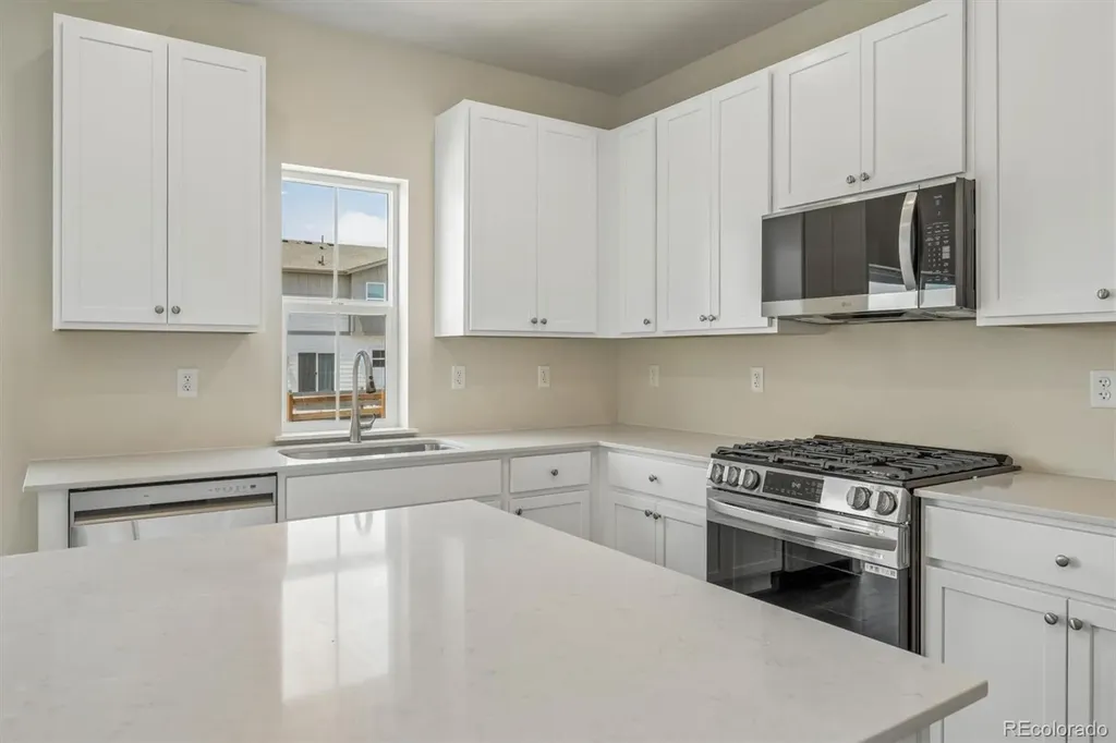 9363 Danube Street Commerce City CO 80022