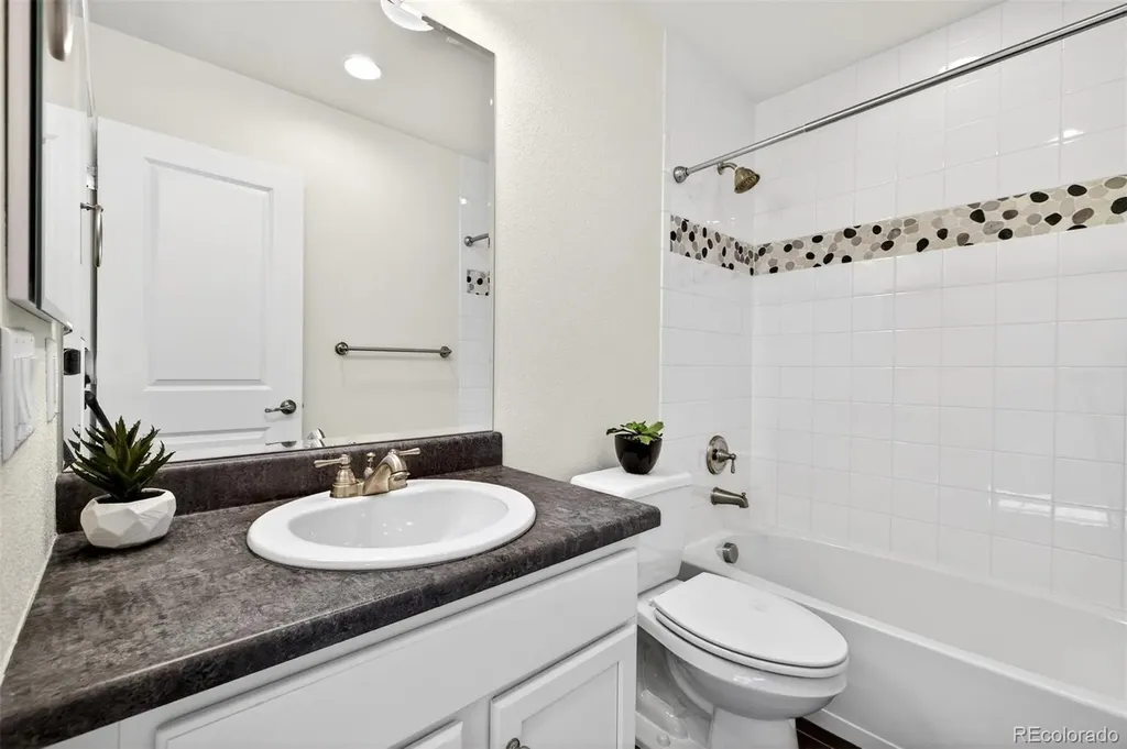 14801 E Poundstone Drive Aurora CO 80015