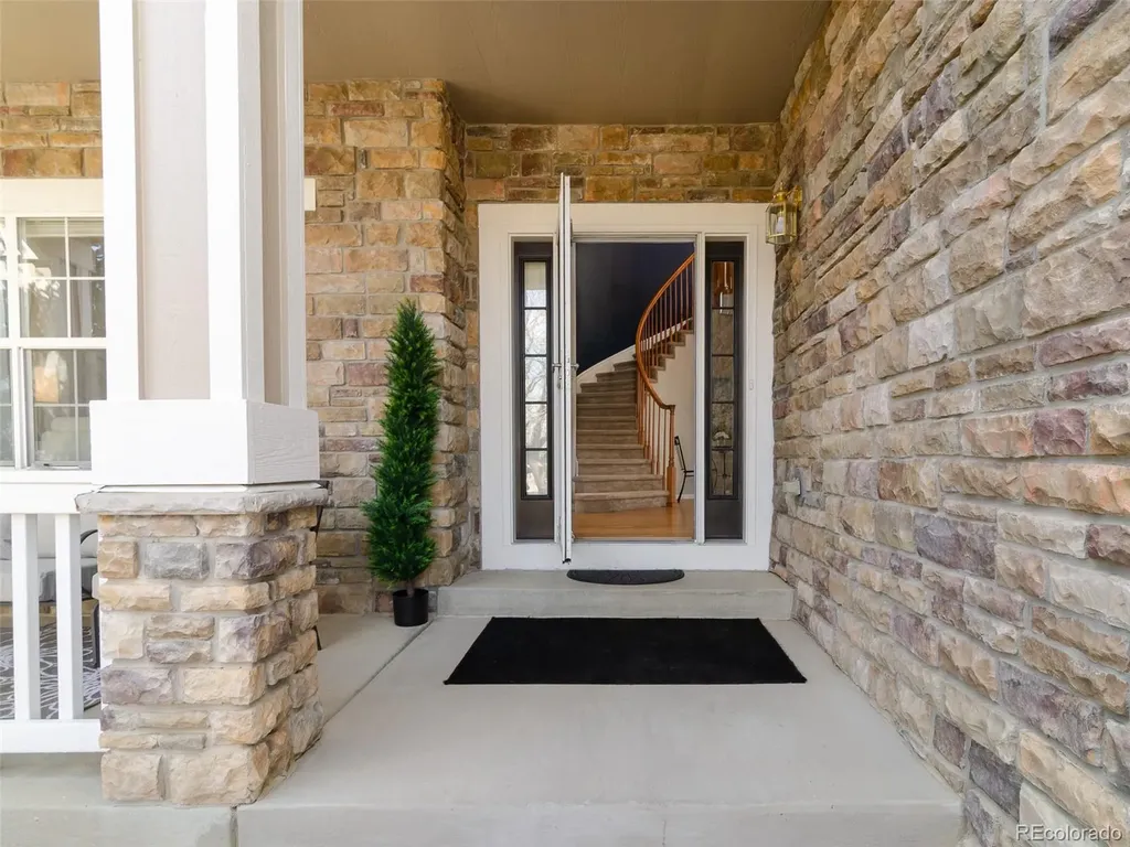 2080 Pearl Howlett Road Longmont CO 80504