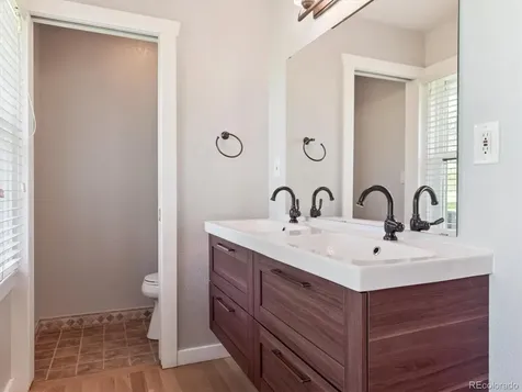 6587 S Helena Street Centennial CO 80016