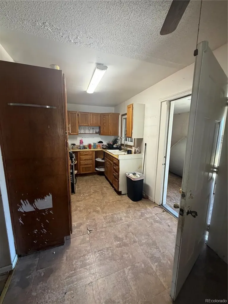 4221 E 69th Place Commerce City CO 80022