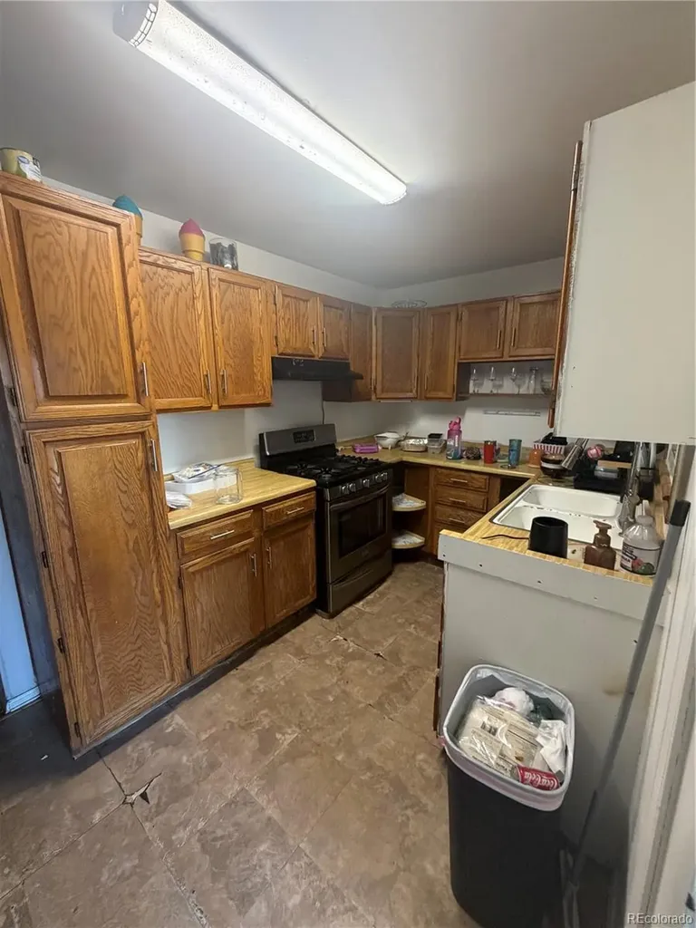 4221 E 69th Place Commerce City CO 80022