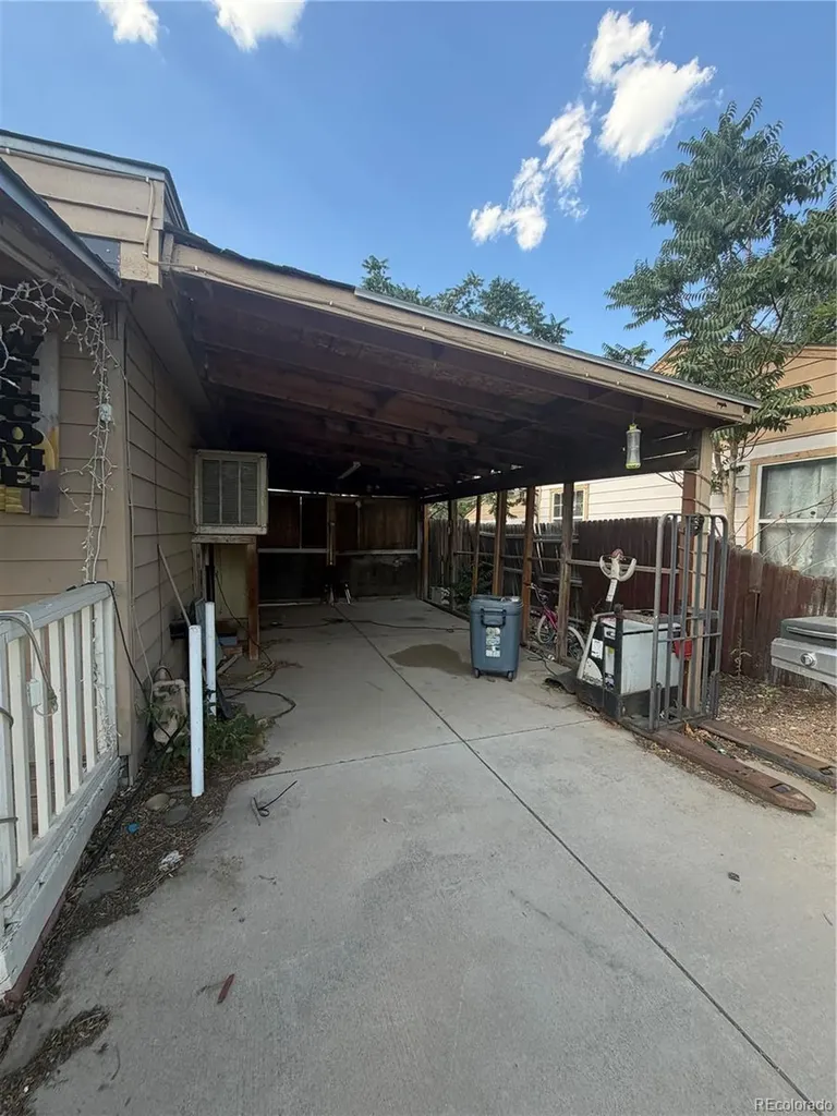 4221 E 69th Place Commerce City CO 80022