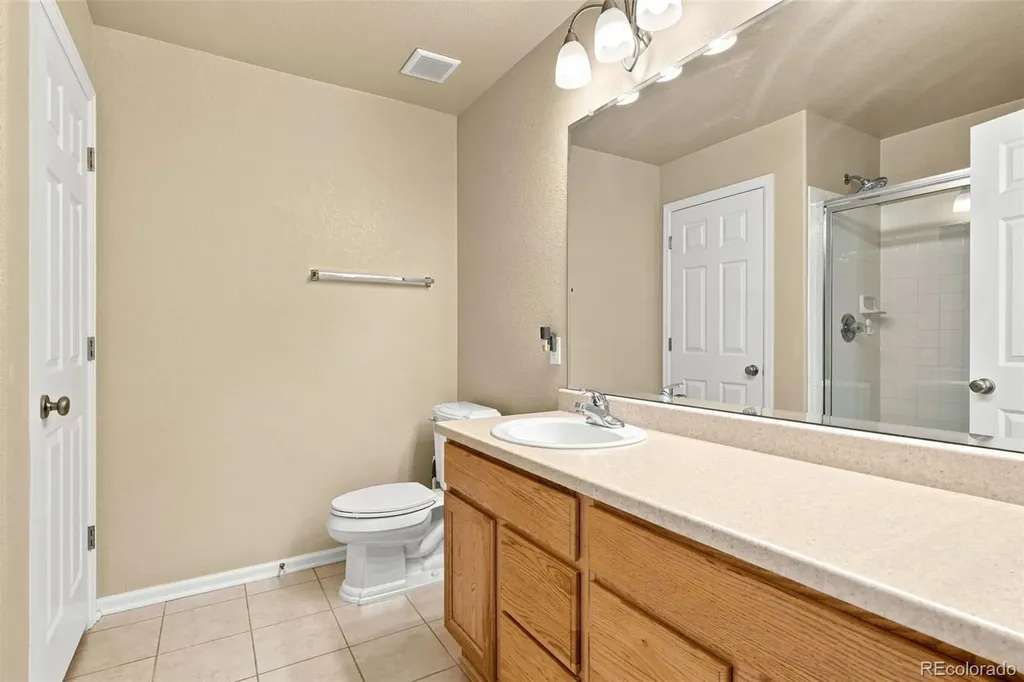 5526 Lewiston Street Denver CO 80239