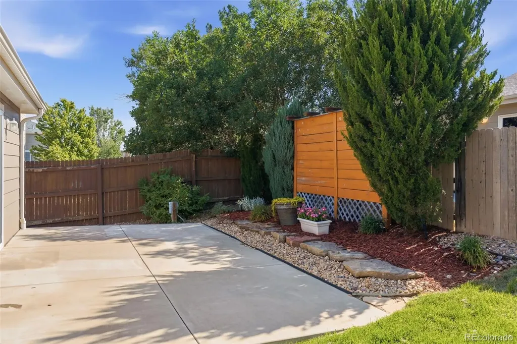 5526 Lewiston Street Denver CO 80239