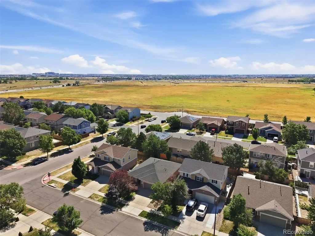 5526 Lewiston Street Denver CO 80239