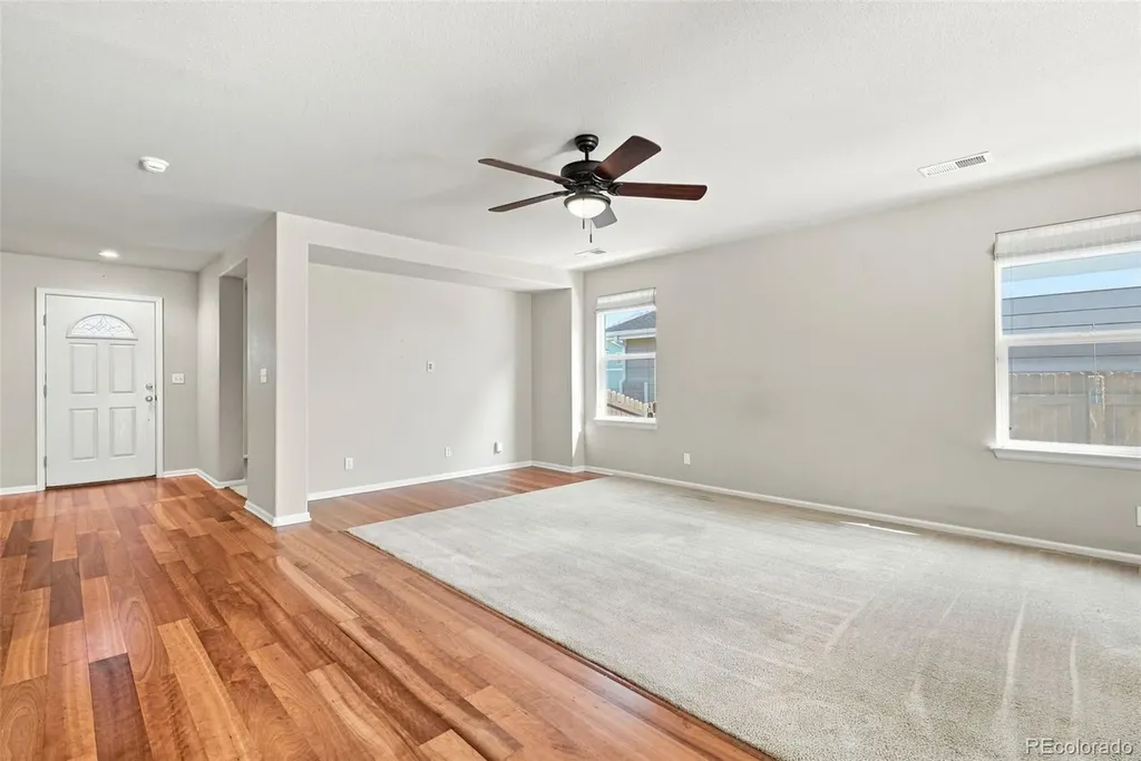 5526 Lewiston Street Denver CO 80239