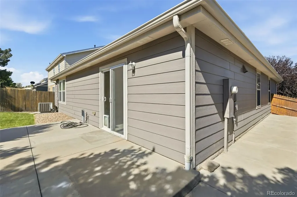 5526 Lewiston Street Denver CO 80239
