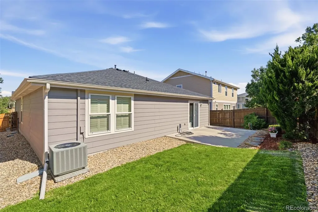 5526 Lewiston Street Denver CO 80239