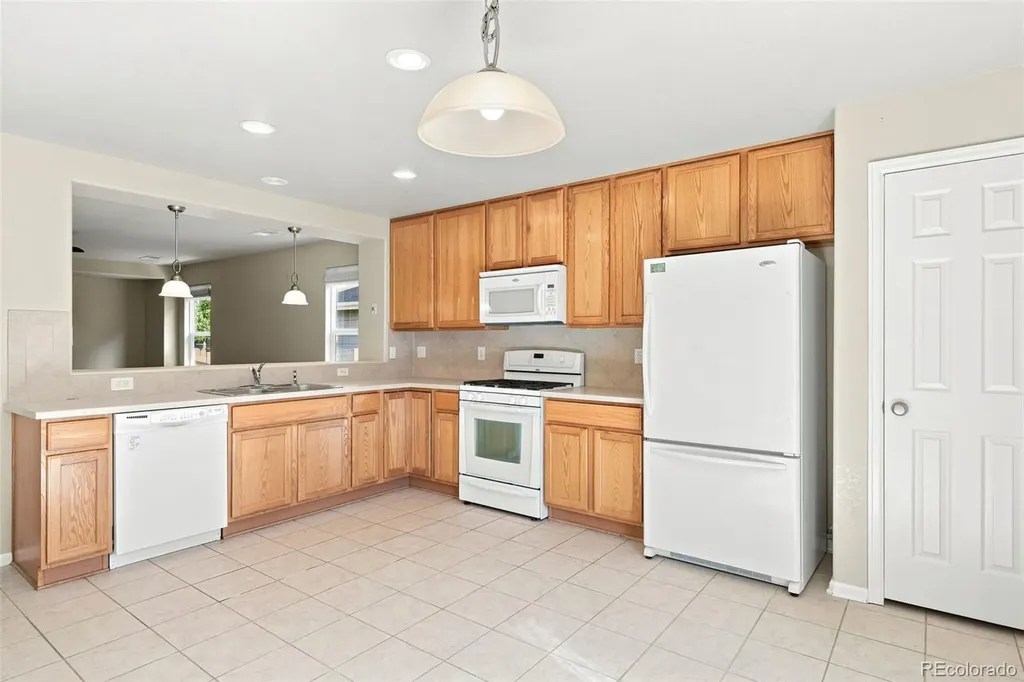 5526 Lewiston Street Denver CO 80239