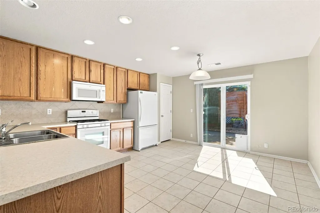 5526 Lewiston Street Denver CO 80239