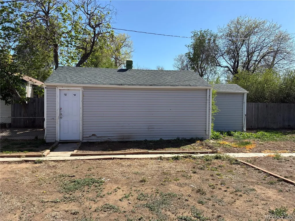 1989 Beeler Street Aurora CO 80010