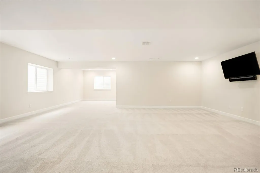 7110 S White Crow Way Aurora CO 80016