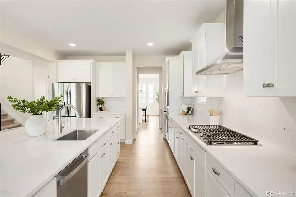 7110 S White Crow Way Aurora CO 80016
