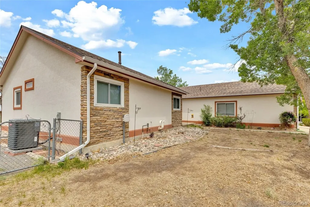 35 Sunset Court Hudson CO 80642