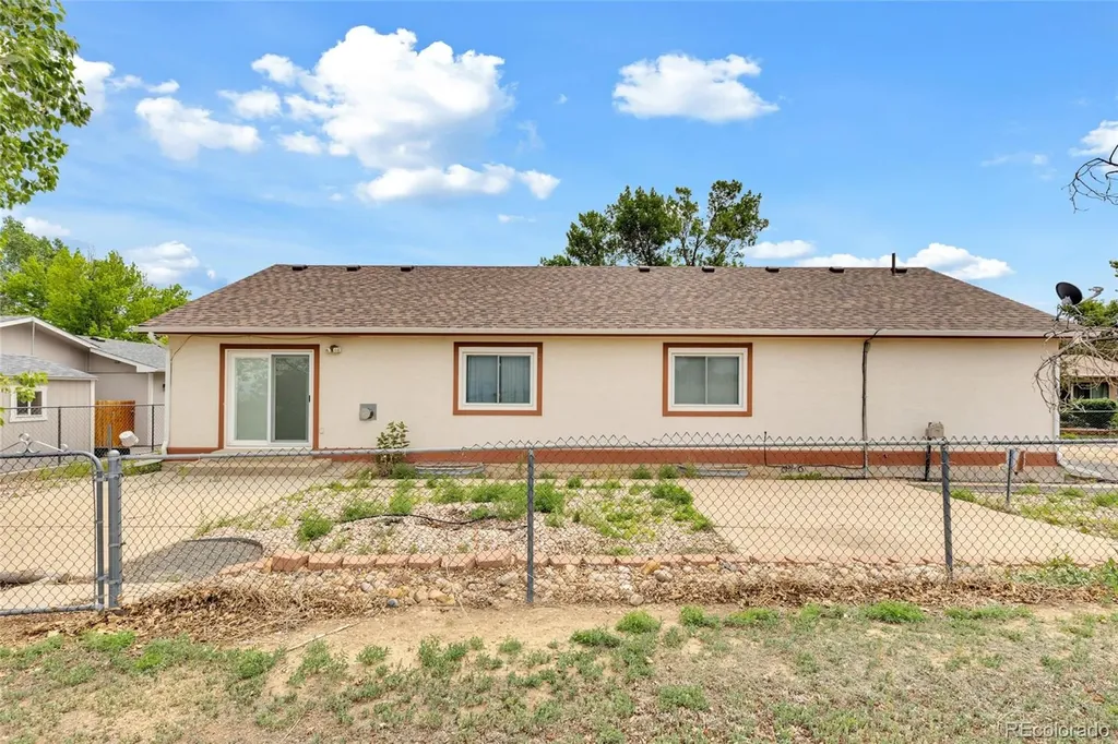 35 Sunset Court Hudson CO 80642