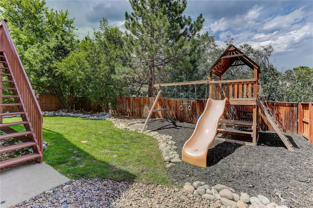 9576 High Cliffe Street Littleton CO 80129