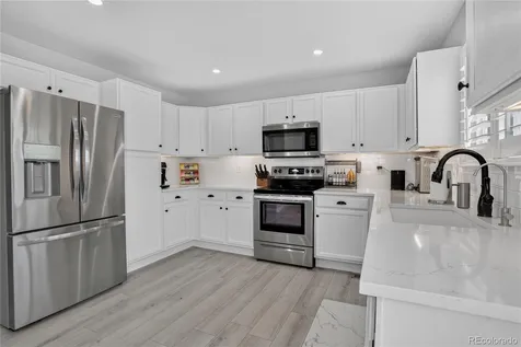 9576 High Cliffe Street Littleton CO 80129