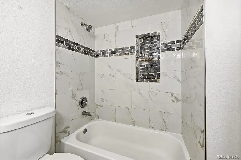 4896 S Dudley Street Littleton CO 80123