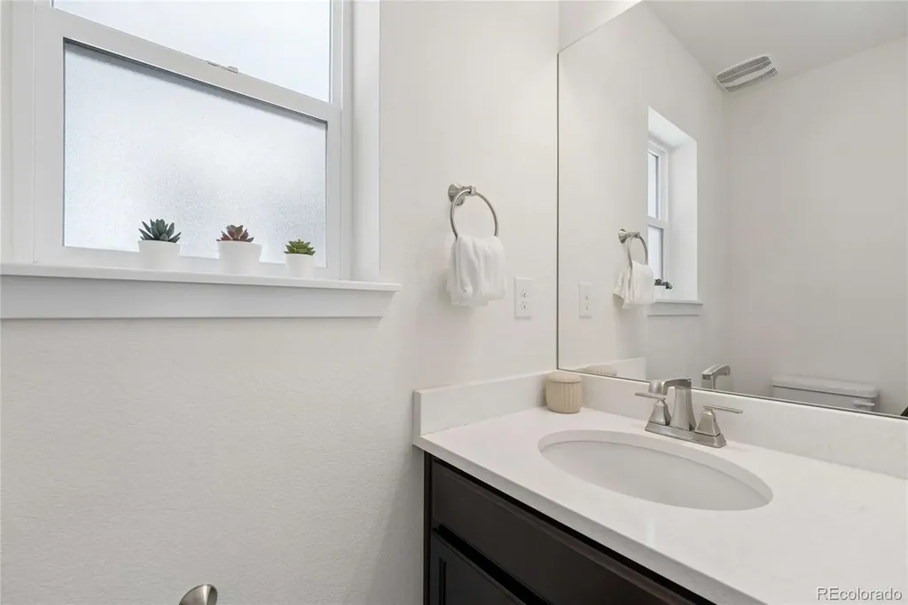 2887 S Fox Street Englewood CO 80110