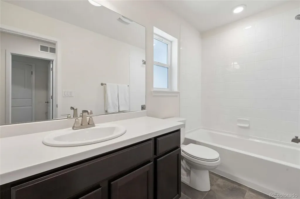 2887 S Fox Street Englewood CO 80110