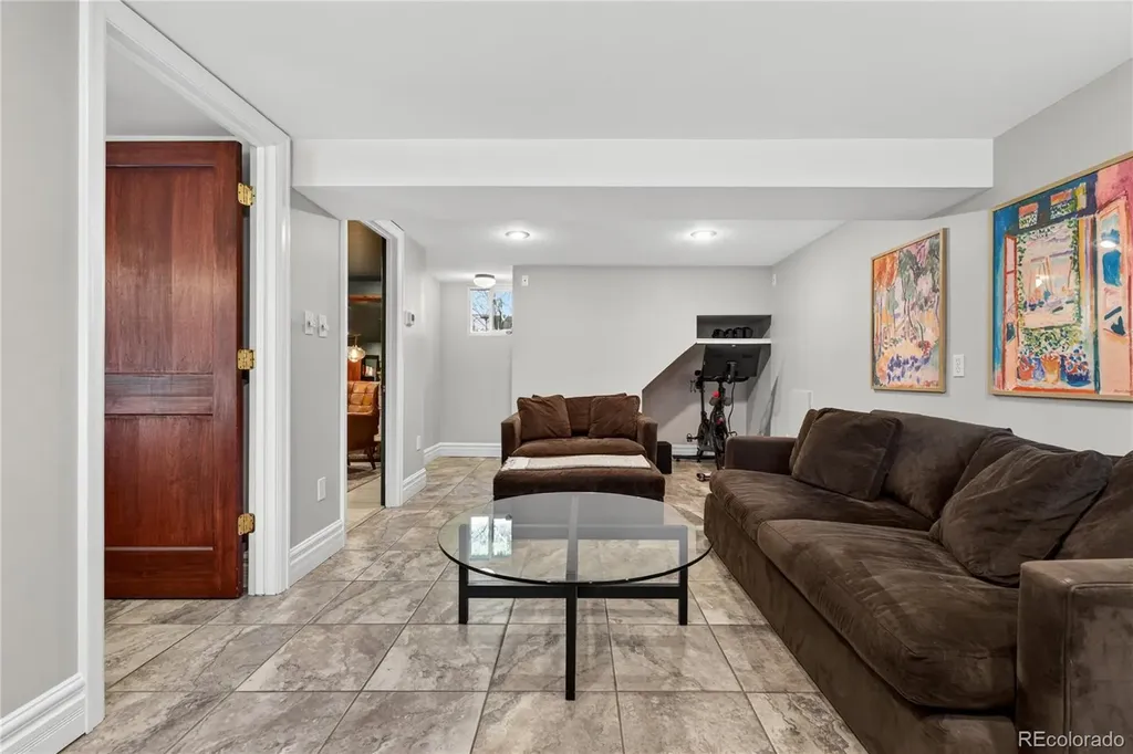 4185 Grove Street Denver CO 80211