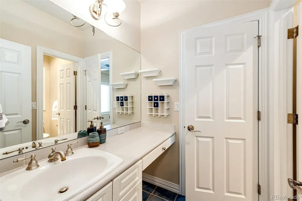 4238 S Dearborn Court Aurora CO 80014