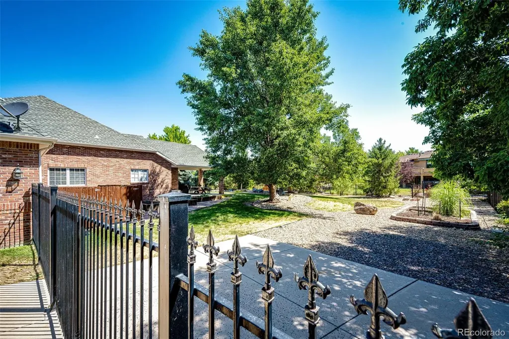 4238 S Dearborn Court Aurora CO 80014