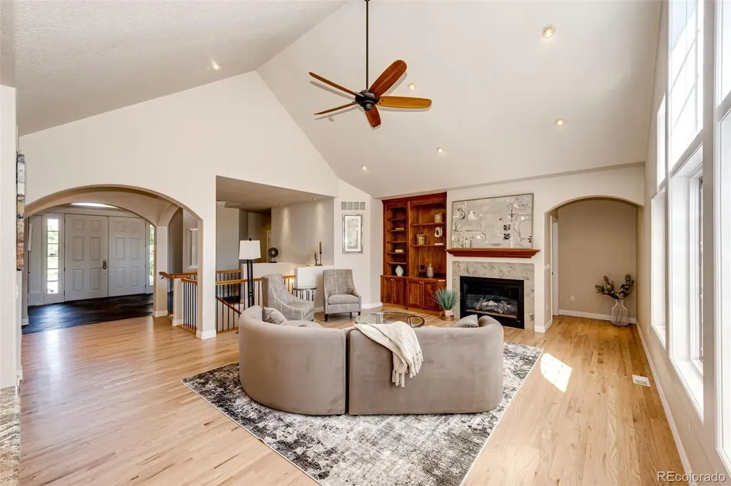 4238 S Dearborn Court Aurora CO 80014