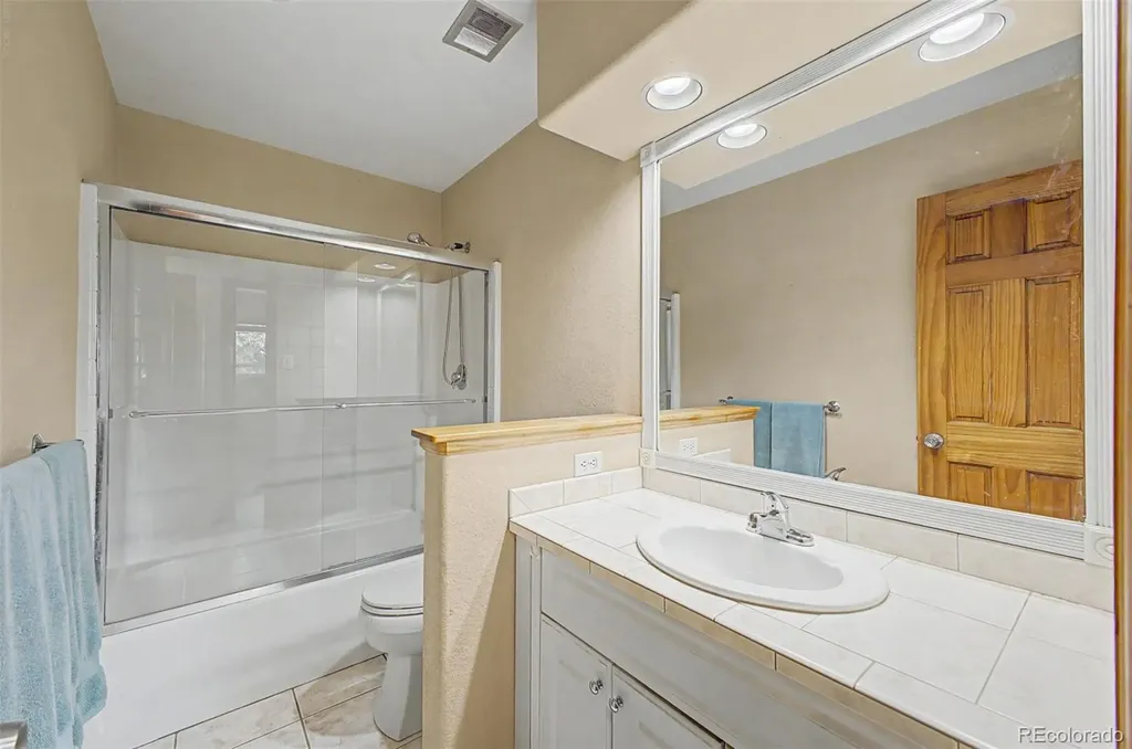 2111 S Kittredge Way Aurora CO 80013