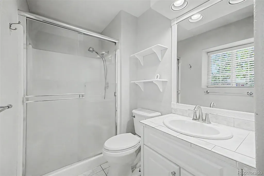 2111 S Kittredge Way Aurora CO 80013