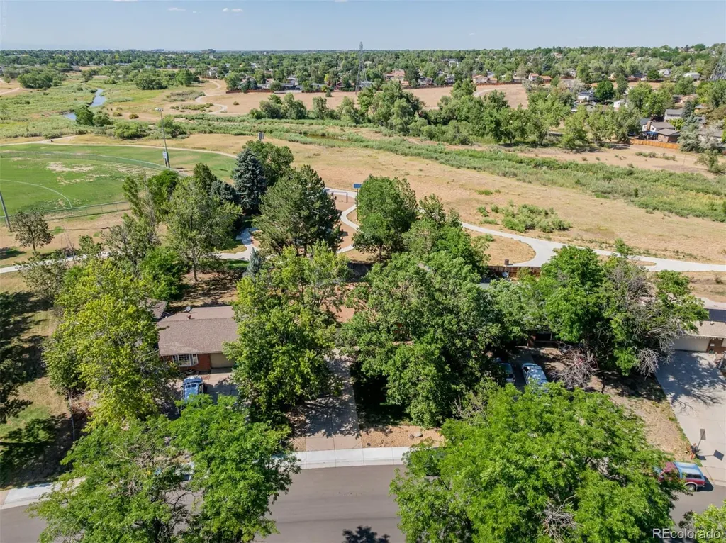 2111 S Kittredge Way Aurora CO 80013