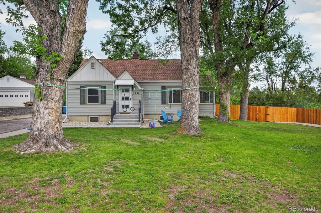 1050 Pikeview Street Lakewood CO 80215