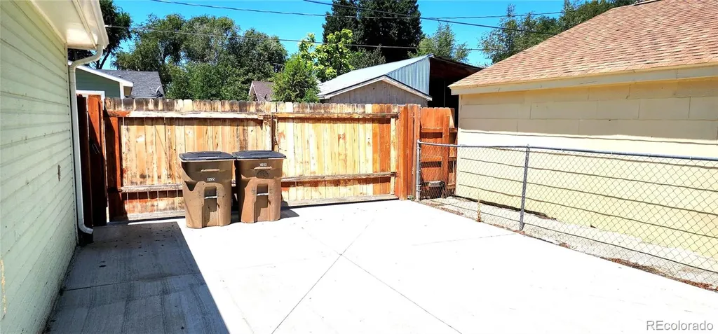 526 Brnes Avenue La Junta CO 81050